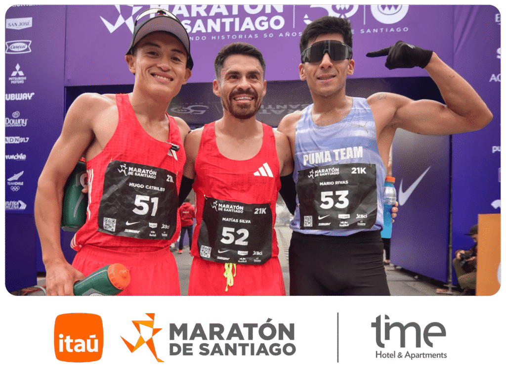 Corredores participando en la Maratón de Santiago, evento del cual Rugendas Hotel Boutique es alojamiento oficial